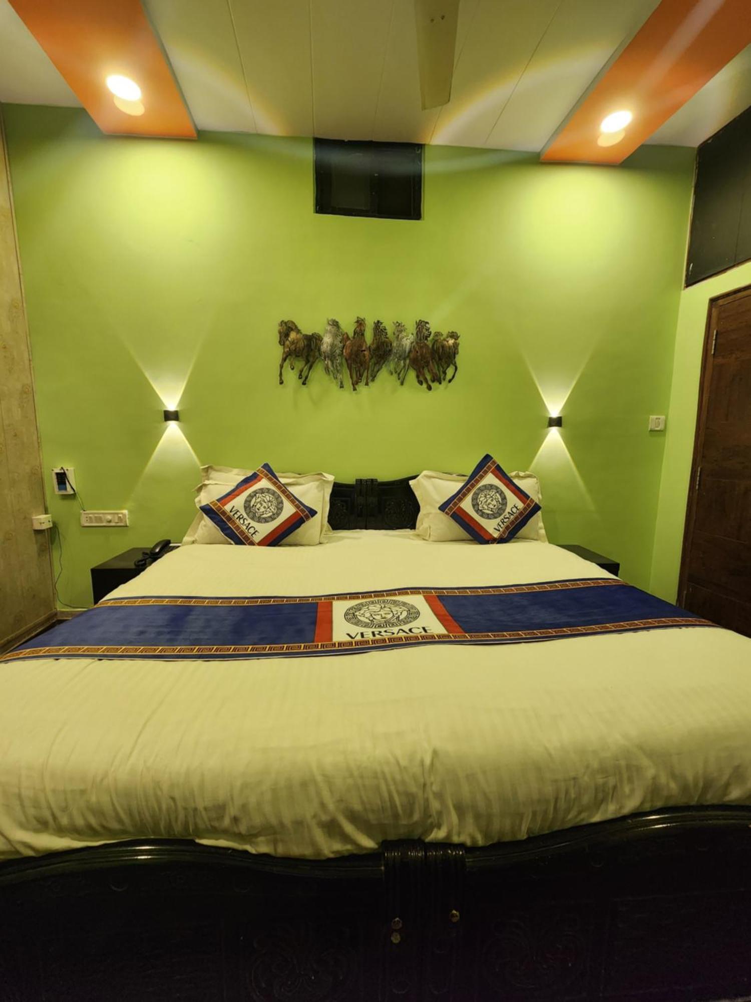 Shaleen Elegance Homestay Nakki Lake 400 Meters Mount Abu Eksteriør bilde